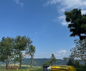 Aktuality / Rušenie stojísk veľkokapacitných nádob na KO a separovaný odpad. - foto